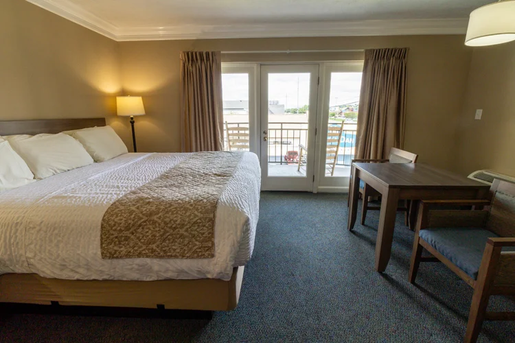 Norma Dan Motel King Room with Fireplace and/or Jacuzzi