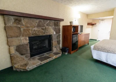 Norma Dan Motel Fireplace Suite