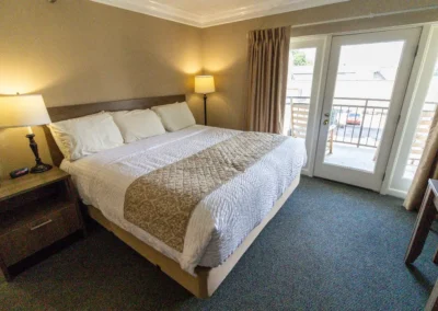 Norma Dan Motel single king bed room