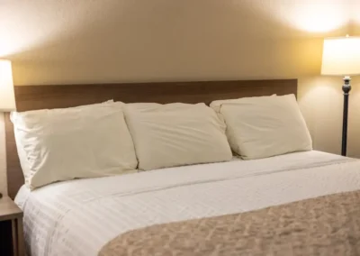 Norma Dan Motel king bed with 3 pillows