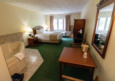Norma Dan Motel King Jacuzzi Suite with Fireplace