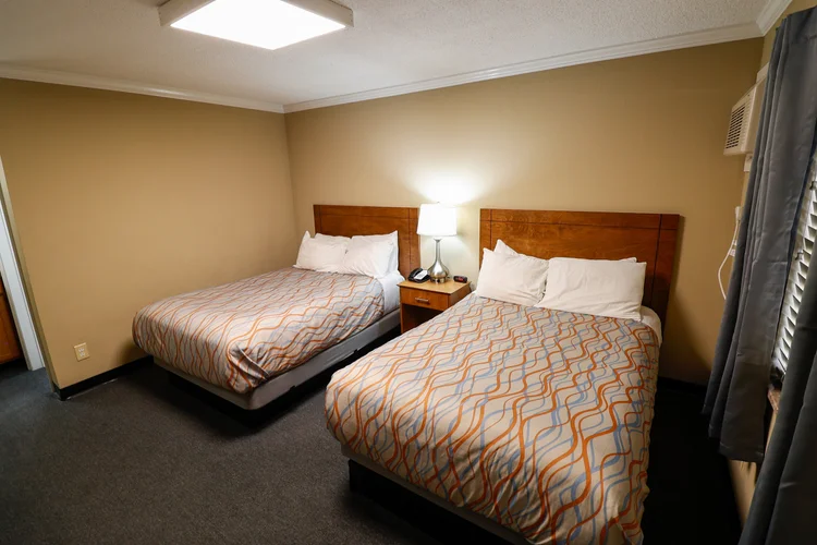 Norma Dan Motel Two Beds Room